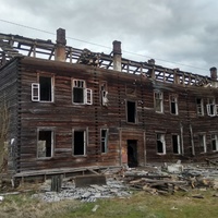 разрушенный жилой дом в пос. Лесозавода в г. Онега