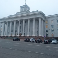 Дом Правительства КБР (Белый дом) на проспекте Ленина