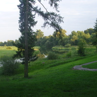 Лошицкий усадебно-парковый комплекс. Место слияния реки Лошица (справа) с рекой Свислочь