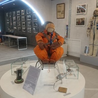 Музей космонавта Валерия Быковского. Скафандр его полёта на Востоке-5 в течении 5 суток в одной позе в этом кресле