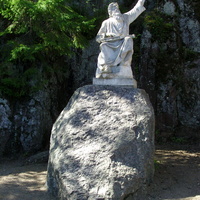 Статуя Вяйнямёйнена, играющего на кантеле из эпоса «Калевала»