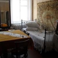 экспонаты дома музея-квартиры Ю и В. Гагариных