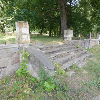 Остатки ограды и главного входы на территорию дворца Радзивиллов