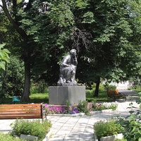 Белинский В.Г. в саду дома-музея