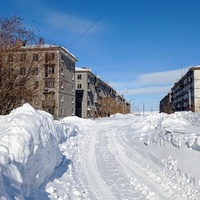 улица в заброшенном посёлке Советский в Воркуте.