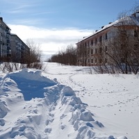 улица в заброшенном посёлке Советский в Воркуте.