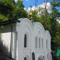 Главный вход в пещеры Белогорского монастыря