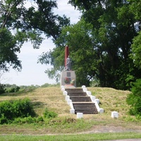 Памятник освободителям села Червоная Слобода,у трассы Черкассы-Чигирин.