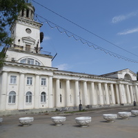 Площадь Победы - школа-интернат,вечерняя школа.