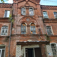Фасад  дома  "рабочая казарма" Саввы Морозова