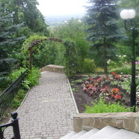 Станция юных натуралистов «Патриарший сад». Цветочная аллея