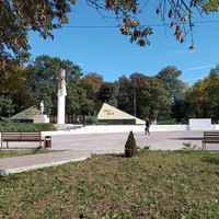 Мемориал в центре станицы.