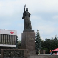 Памятник "Навеки с Россией"