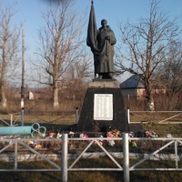Памятник освободителям села Райгород от немецко-фашистских захватчиков.