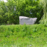 Памятник на месте массовых расстрелов.Находится у трассы,за 3 км от Корсунь-Шeвченковска.