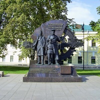 Памятник труженкам тыла в Нижегородском Кремле