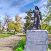 памятник советскому шахтеру
