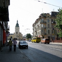 На ул.Городоцкой. Вид в направлении храма св.Анны.