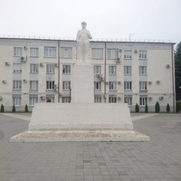 Памятник Ленину перед администрацией Предгорного муниципального района