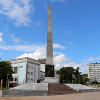 Обелиск «Борцам за власть Советов» в честь 50-летия Октябрьской революции