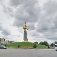 Памятник "Золотой всадник"