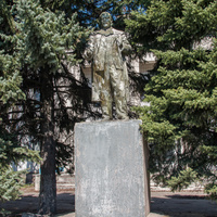 памятник Ленину у рударемонтного завода