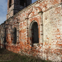 Круглово, южный фасад церкви Покрова Пресвятой Богородицы