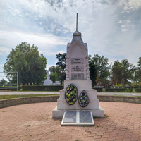 памятник в честь 100-летия станицы