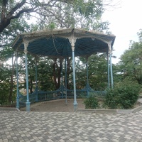Музыкальная беседка-ротонда (Капитанский мостик) в Курортном парке. В ней пел Ф.И. Шаляпин