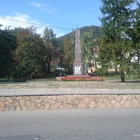 Памятник борцам за Советскую власть на Северном Кавказе рядом с площадью Ленина