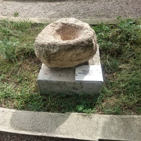 Музей каменных древностей на территории парка Цветник на горе Горячая. Ступа 1 тыс. до н.э.