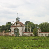 Большие Всегодичи,  ворота западной ограды Успенской церкви