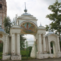 Большие Всегодичи, ворота северной ограды церкви Успения Пресвятой Богородицы