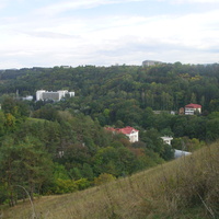 Национальный парк "Кисловодский" (Лечебно-курортный парк). На Сосновой горке. Вид на город