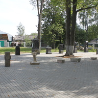 Ковров, старинные надгробия около церкви Иоанна Воина на территории историко-мемориального парка