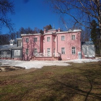 Усадьба "Мураново" имени Ф.И. Тютчева с главным домом. Вид со стороны парка