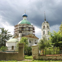 Арбузово, церковь Троицы Живоначальной и погост у церкви