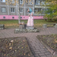 Уличная скульптура "Лиса и колобок" на ул. Коммунистической