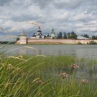 Вид на Монастырь  от здания администрации природного парка