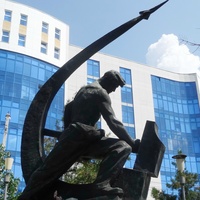 Спутник - памятник посвящен первому запуску искусственного спутника Земли