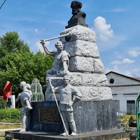 Памятник К. Марксу на ул. Дмитрова