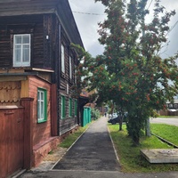 Деревянный купеческий дом по ул. Кедровой (Р-Крестьянской)