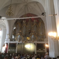 В зале Кафедрального Собора перед Большим органом