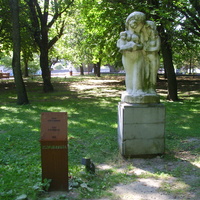 В парке скульптур на острове Канта. "Покой", Н.Ш. Могилевский, 1976 г.
