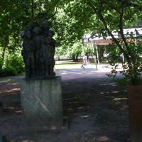 В парке скульптур на острове Канта. "Поющие дети", М.В. Переяславец, 1979 г.