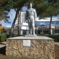 Памятник Ю.А. Гагарину на Пионерском проспекте