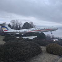 Памятник легендарному самолёту Ту-134
