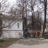 Памятник поэту Алексею Лебедеву