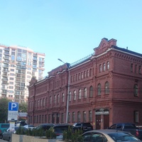 Здание Газтрансбанка (бывшая баня купца М.М. Лихацкого) по ул. Длинной