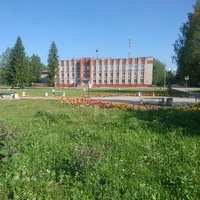 Сквер перед администрацией Красновишерска.